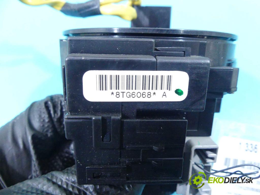 Toyota Rav4 II 2000-2005 2.0 D4D 116 HP manual 85 kW 1995 cm3 5- Páska: airbag 8TG6068 (Airbagy)