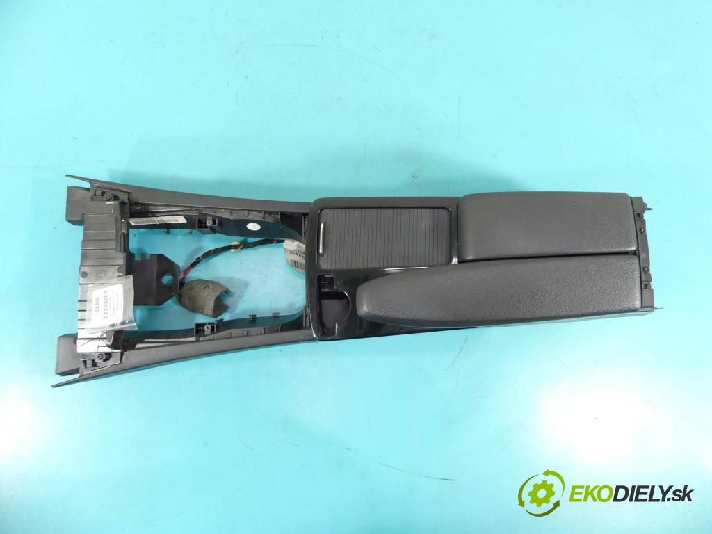 Mercedes C W204 2007-2014 3.0 V6 231 HP automatic 170 kW 2996 cm3 4- operadlo A2046800750 (Lakťové opierky)