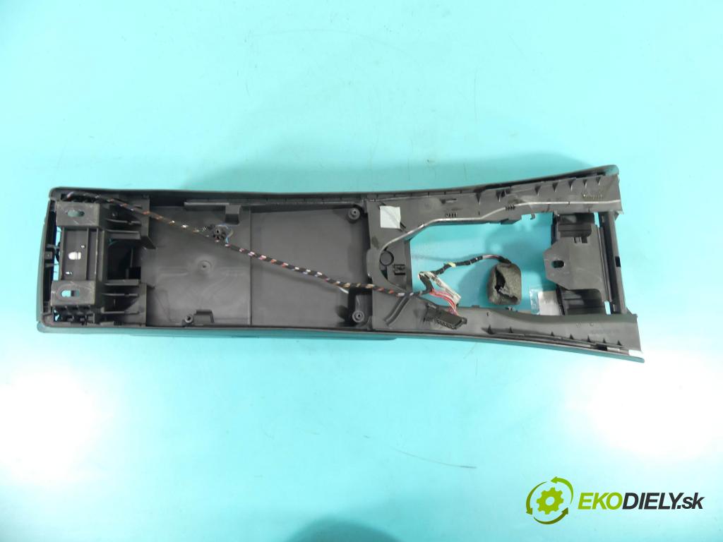 Mercedes C W204 2007-2014 3.0 V6 231 HP automatic 170 kW 2996 cm3 4- operadlo A2046800750 (Lakťové opierky)