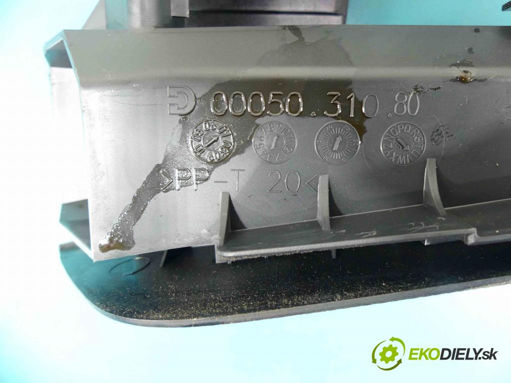 Mercedes C W204 2007-2014 3.0 V6 231 HP automatic 170 kW 2996 cm3 4- operadlo A2046800750 (Lakťové opierky)