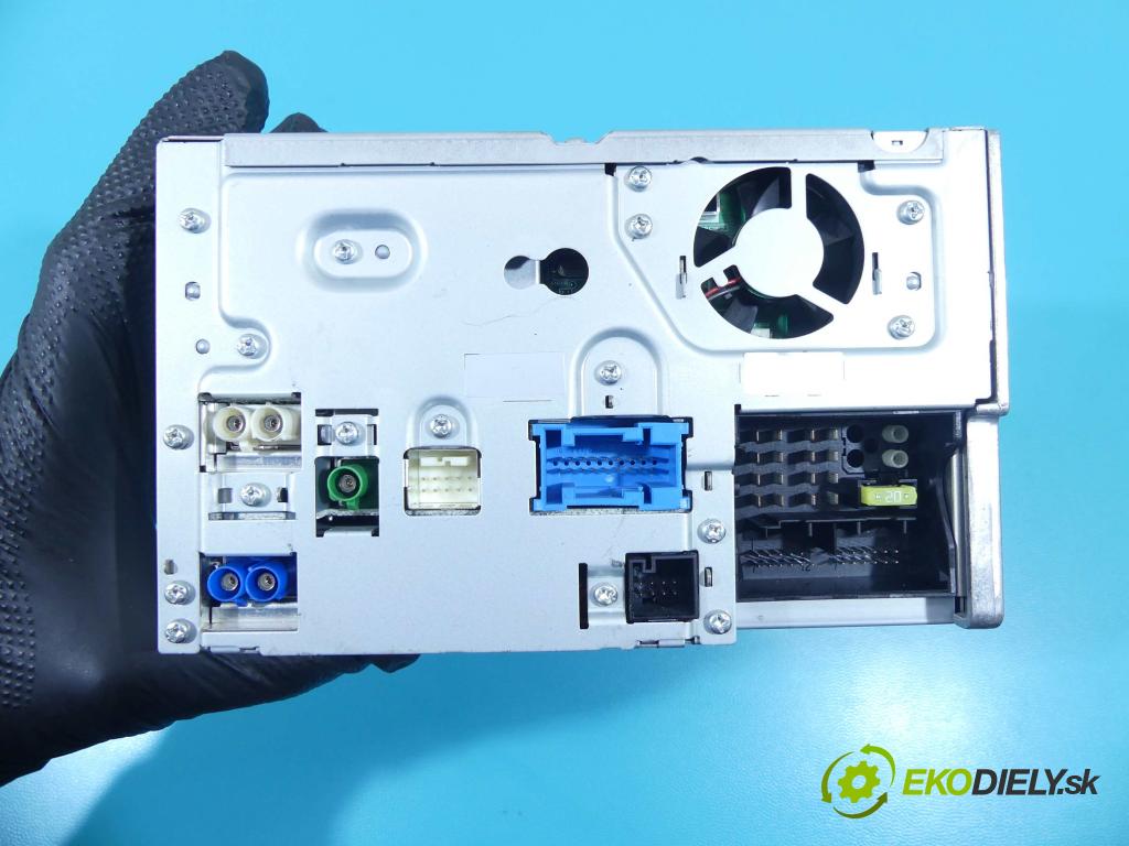 Mercedes C W204 2007-2014 3.0 V6 231 HP automatic 170 kW 2996 cm3 4- Radio originál A2048709690