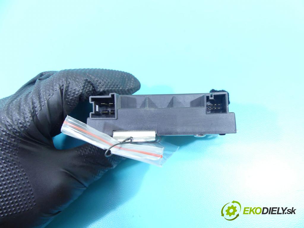 Mercedes C W204 2007-2014 3.0 V6 231 HP automatic 170 kW 2996 cm3 4- modul riadiaca jednotka A2215401601 (Ostatné)