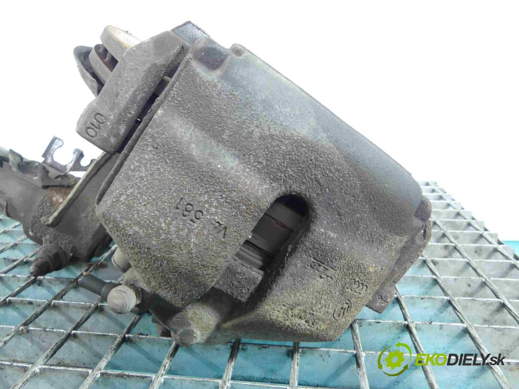 Skoda Fabia III 2014- 1.4 tdi 105 HP manual 77 kW 1422 cm3 5- brzdič predné ľavý  (Ostatné)