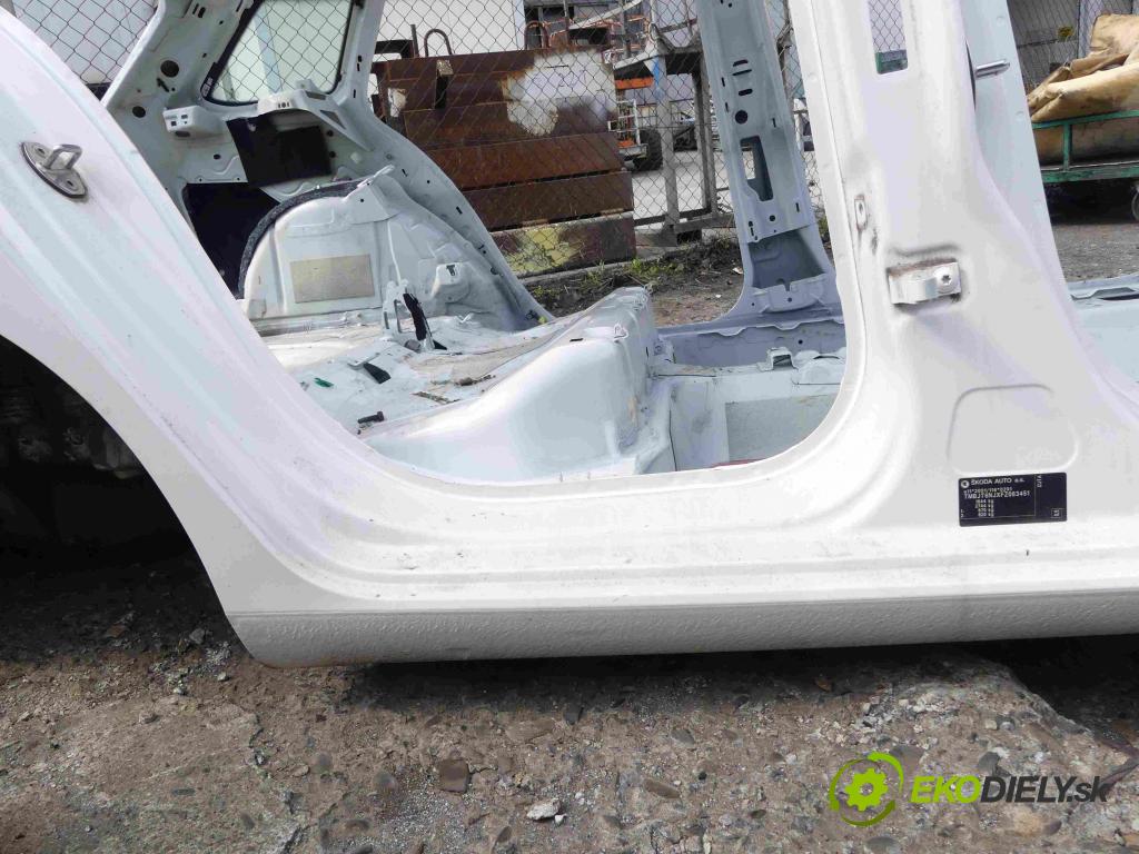 Skoda Fabia III 2014- 1.4 tdi 105 hp manual 77 kW 1422 cm3 5- práh pravý  (Ostatní)