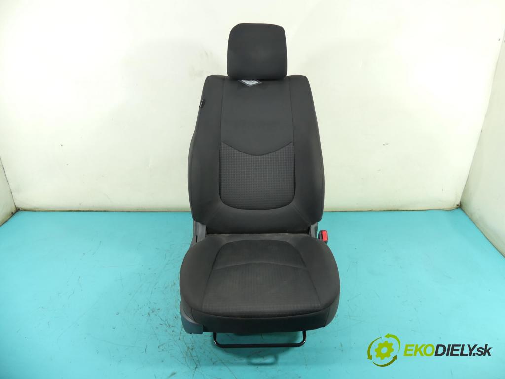 Kia Soul I 2008-2013 1.6 crdi 128 HP manual 94 kW 1582 cm3 5- Sedačka pravý  (Sedačky, sedadlá)