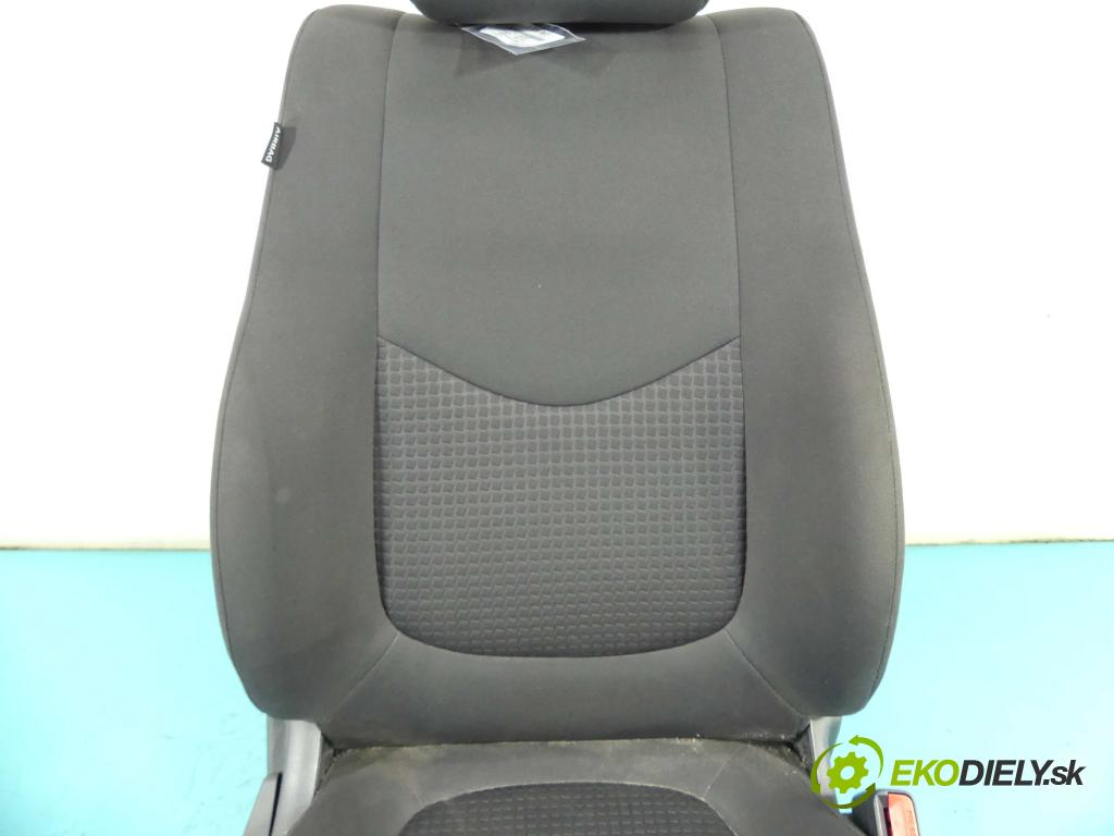 Kia Soul I 2008-2013 1.6 crdi 128 HP manual 94 kW 1582 cm3 5- Sedačka pravý  (Sedačky, sedadlá)