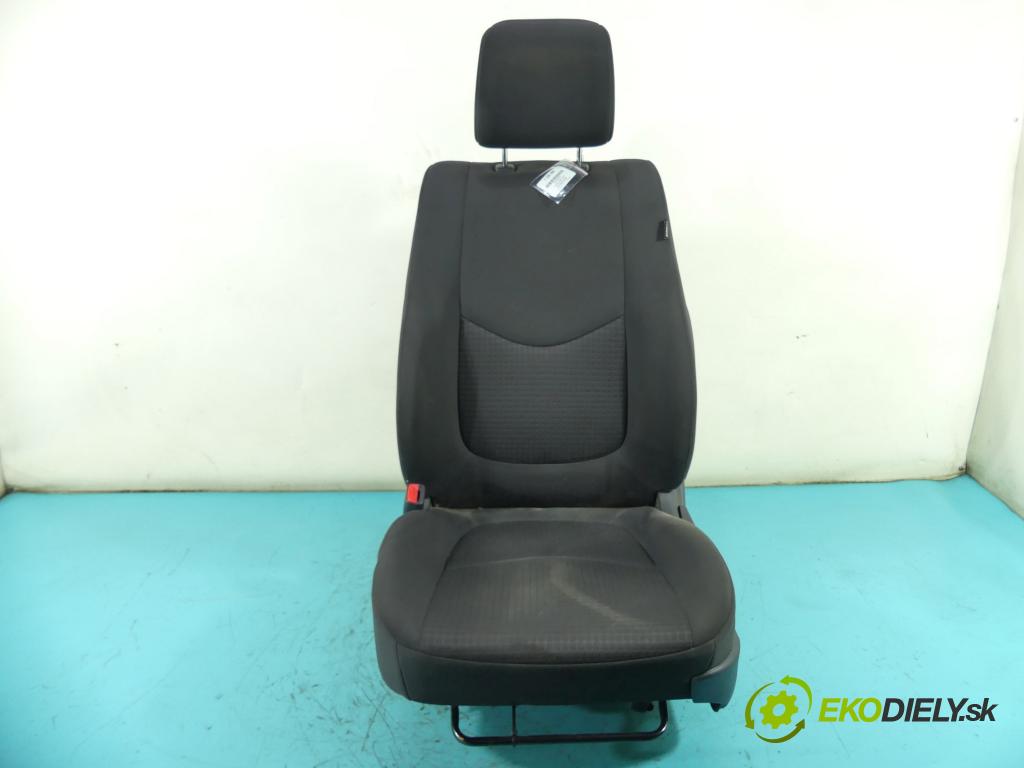 Kia Soul I 2008-2013 1.6 crdi 128 hp manual 94 kW 1582 cm3 5- Sedadlo levý  (Sedačky, sedadla)