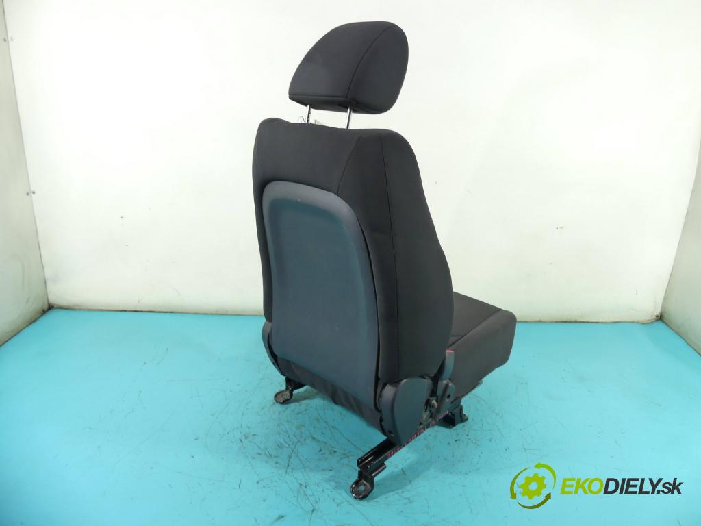 Kia Soul I 2008-2013 1.6 crdi 128 HP manual 94 kW 1582 cm3 5- Sedačka ľavý  (Sedačky, sedadlá)