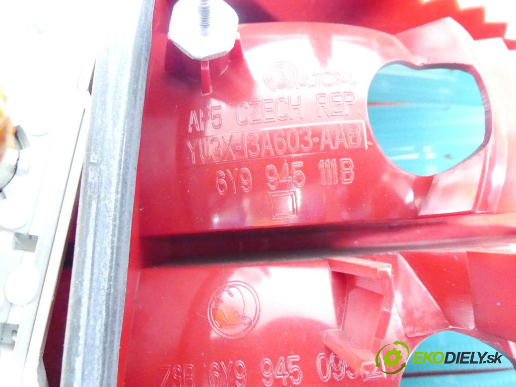 Skoda Fabia I 1999-2007 1.4 tdi 69KM manual 51 kW 1422 cm3 5- světlo zadní levé 6Y9945095 (Ostatné)