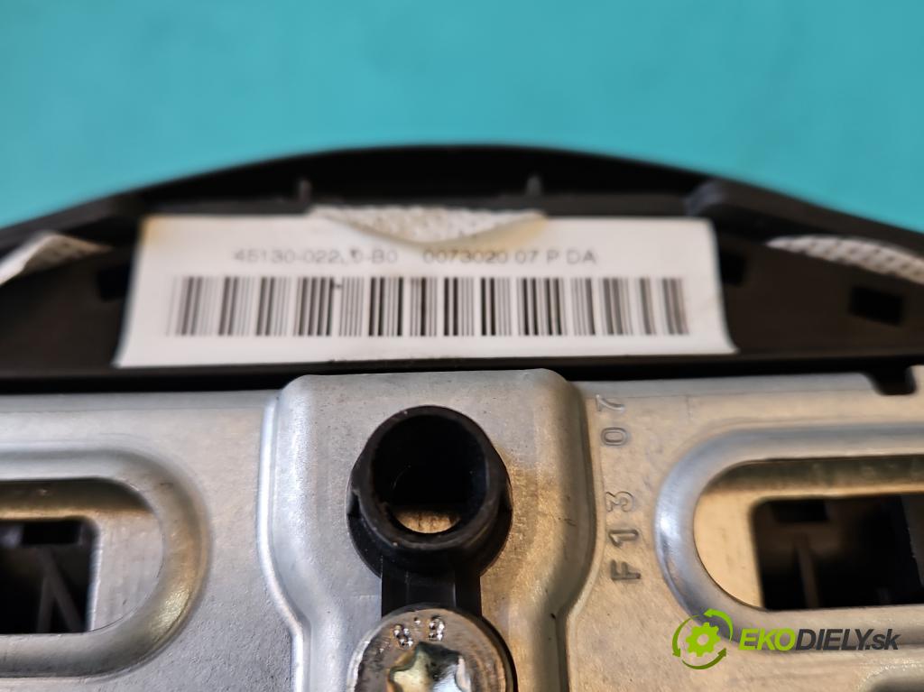 Toyota Auris I 2006-2013 2.0 D4D 126 HP manual 93 kW 1998 cm3 5- airbag vzduch: Řidiči: (Airbag)