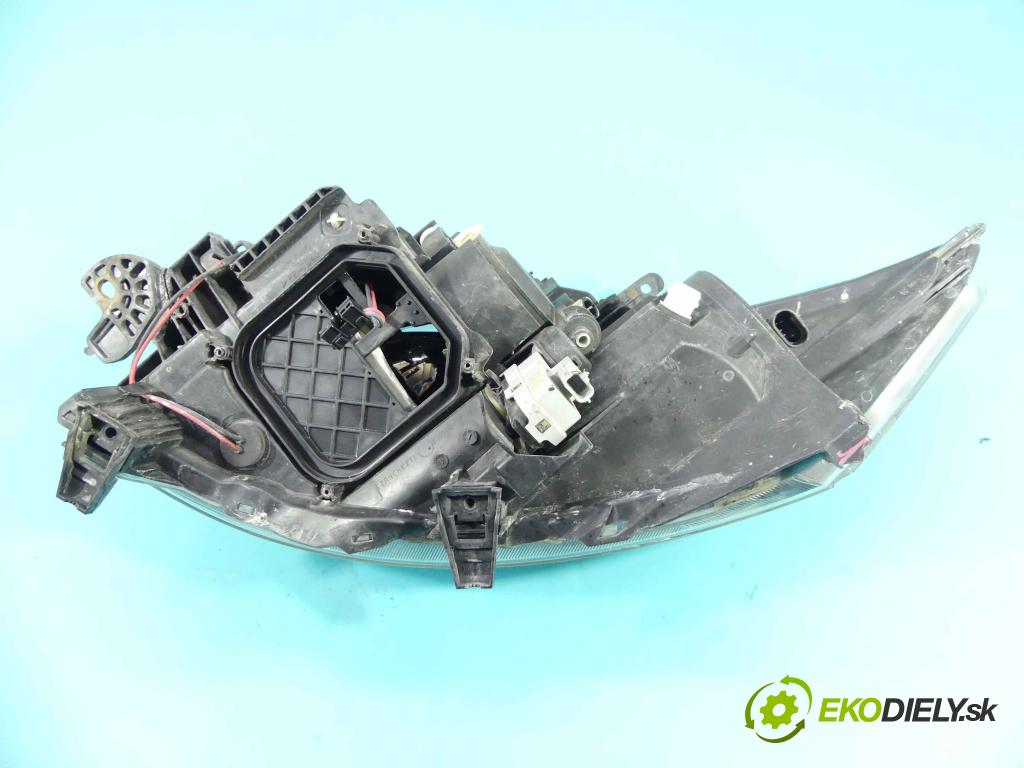 Toyota Auris I 2006-2013 2.0 D4D 126 HP manual 93 kW 1998 cm3 5- Reflektor: pravý 81110-02490 (Pravé)