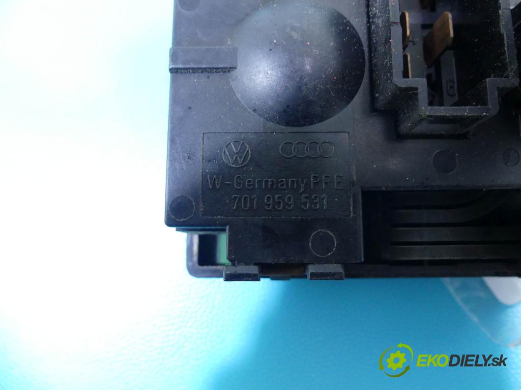 Vw Transporter T4 1990-2003 2.4d 77 HP manual 57 kW 2370 cm3 5- panel kúrenia 701959531