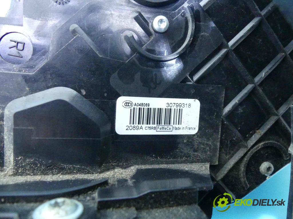 Volvo V50 2.0d 136hp manual 100 kW 1997 cm3 5- zámek zadní pravý 30799318