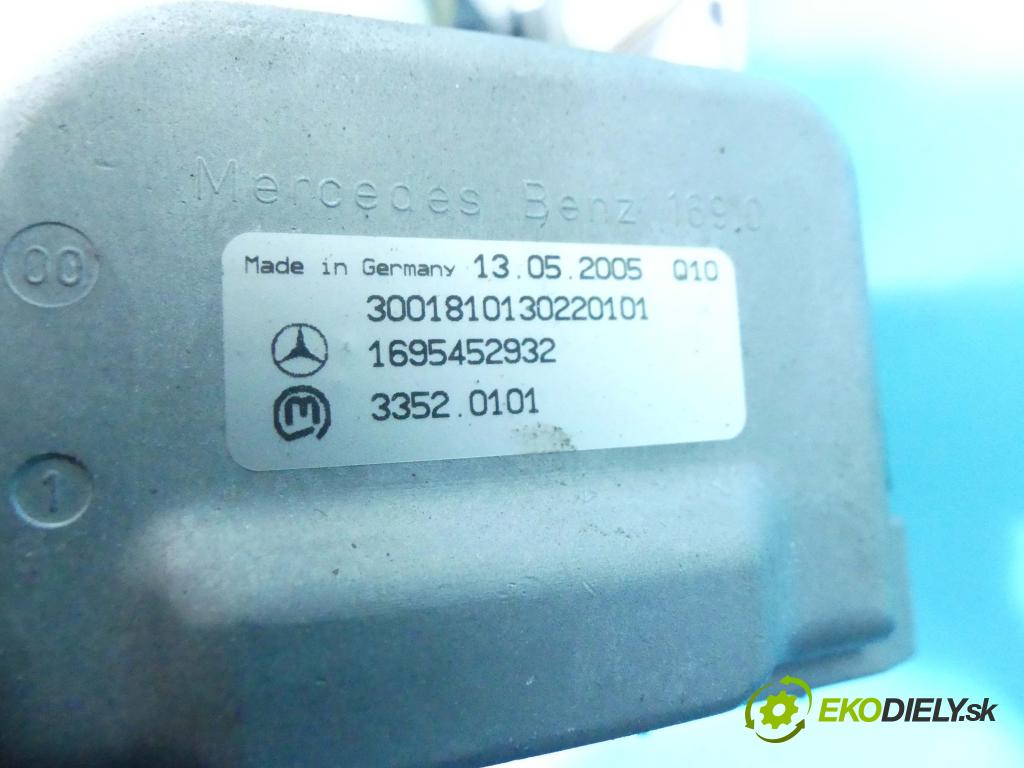 Mercedes B W245 2005-2011 1.7 116 HP automatic 85 kW 1699 cm3 5- Stĺpik volant 1695452932 (Tyč riadenia (volantu))