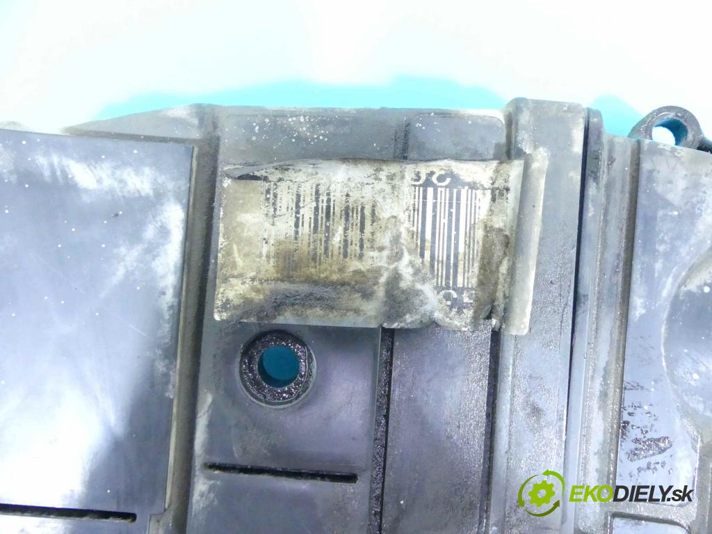 Honda CR-V I 1995-2001 2.0 16V 128 hp manual 94 kW 1973 cm3 5- obal vačkový 11810-P3F-0000 (Kryty motora)