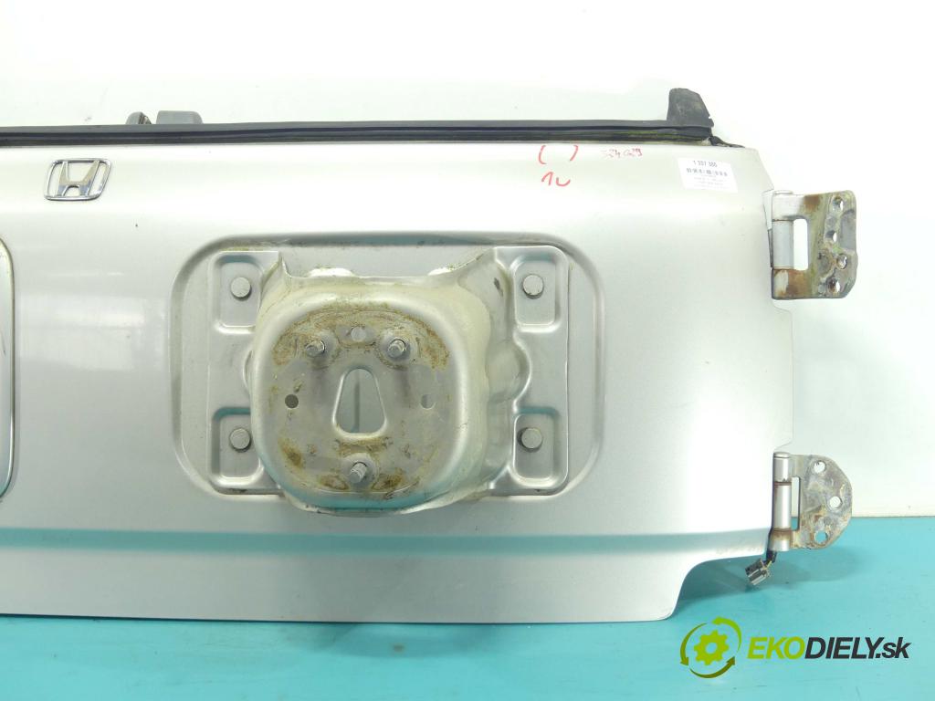 Honda CR-V I 1995-2001 2.0 16V 128 hp manual 94 kW 1973 cm3 5- zadní kufrové dveře  (Zadní kapoty)