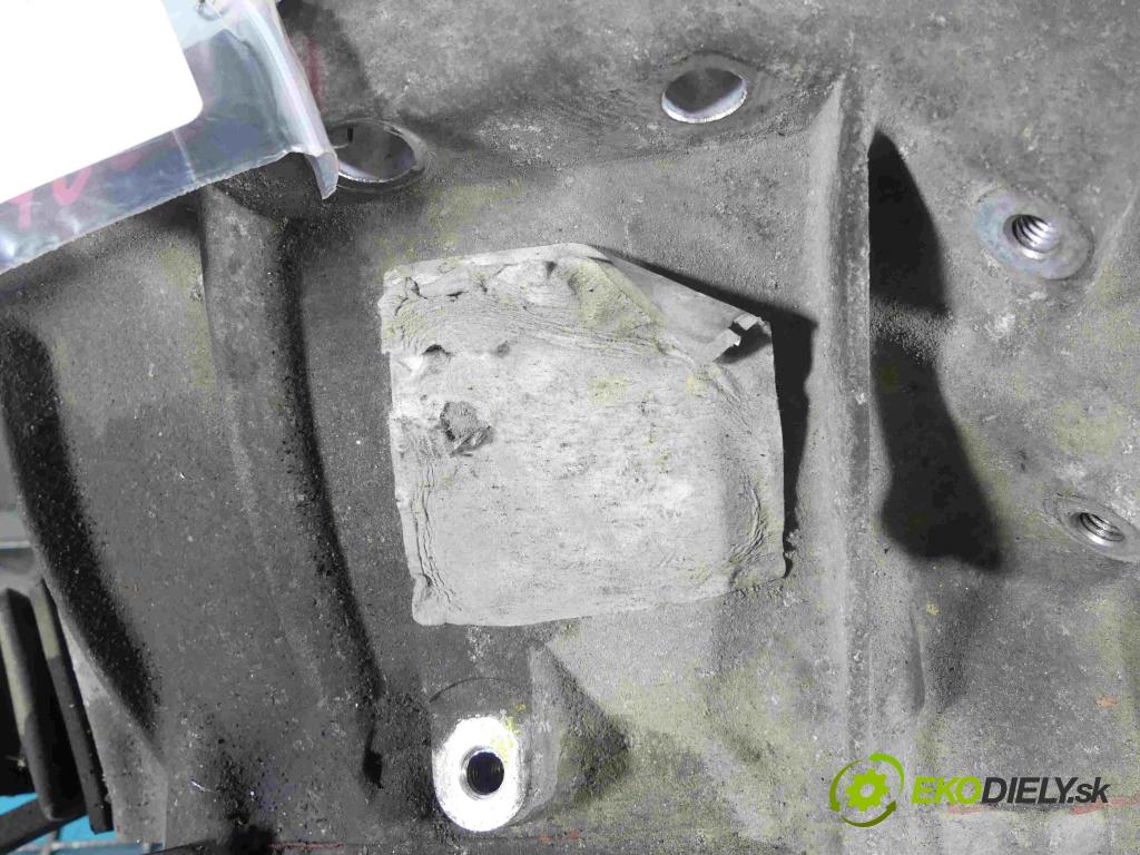 Toyota Yaris I 1999-2005 1.0 vvti 68 HP manual 50 kW 998 cm3 5- prevodovka stupeň,rýchlosť manual