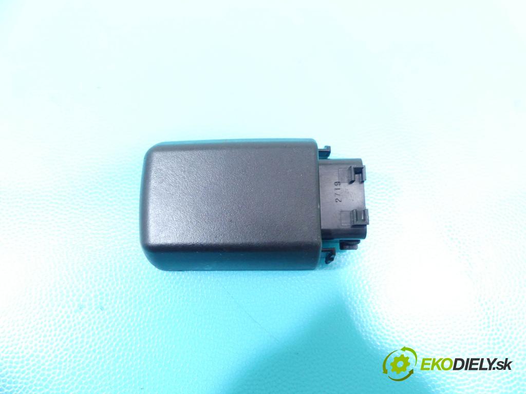 Subaru Legacy V 2009-2014 2.0d 150 HP manual 110 kW 1998 cm3 5- snímač déšť:  (Snímače dažďa)