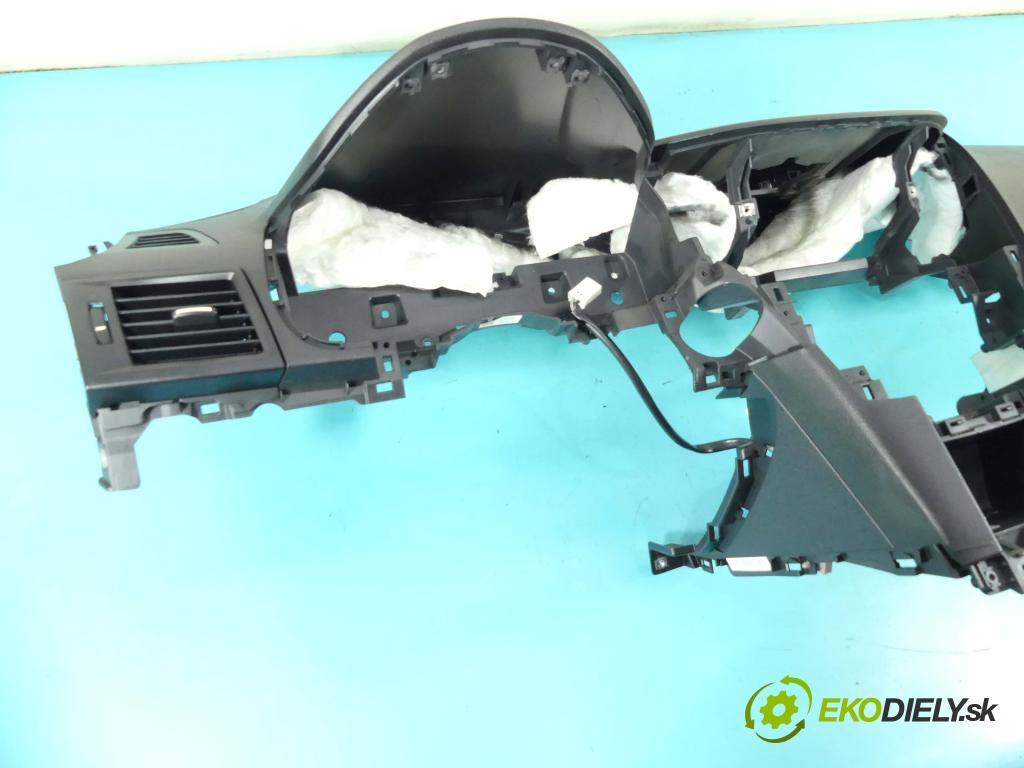 Subaru Legacy V 2009-2014 2.0d 150 HP manual 110 kW 1998 cm3 5- kokpit,pristrojová doska rozdeľovacia