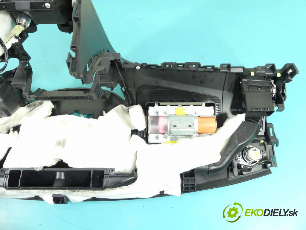 Subaru Legacy V 2009-2014 2.0d 150 HP manual 110 kW 1998 cm3 5- kokpit,pristrojová doska rozdeľovacia