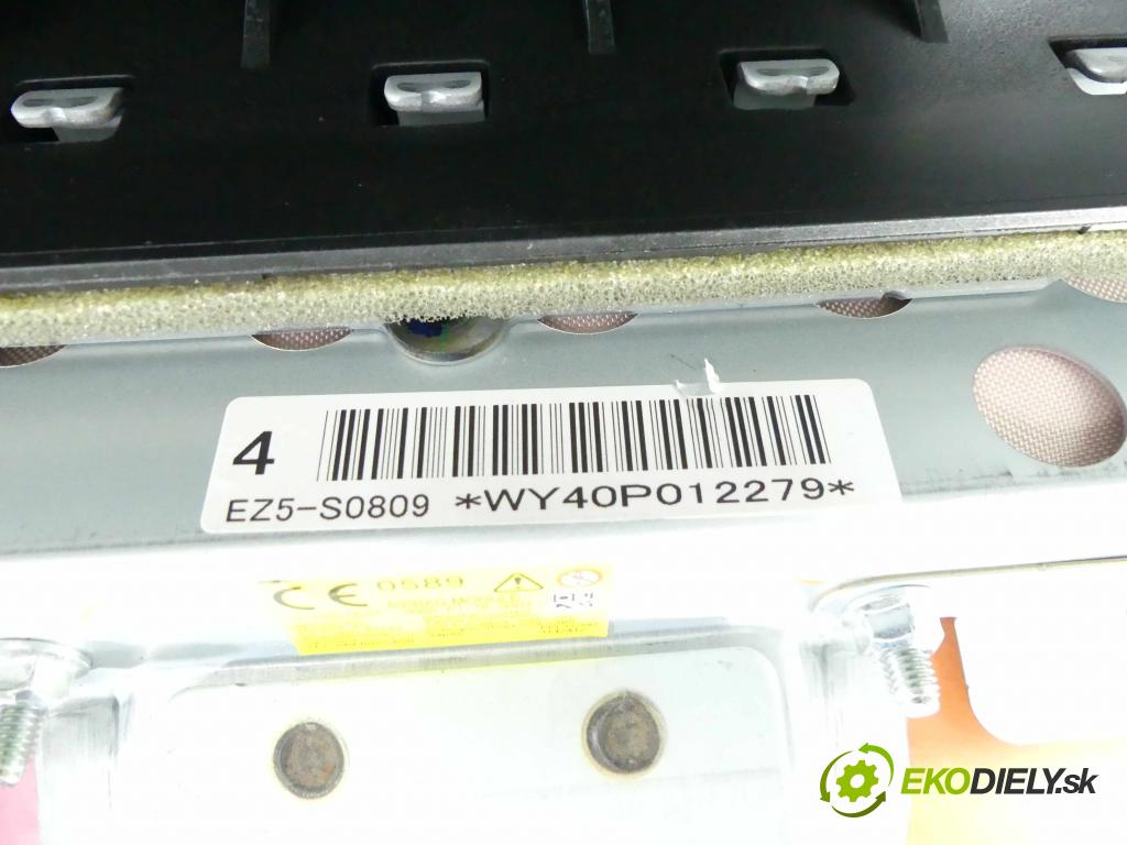 Subaru Legacy V 2009-2014 2.0d 150 HP manual 110 kW 1998 cm3 5- kokpit,pristrojová doska rozdeľovacia