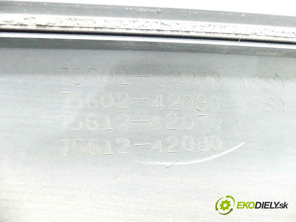 Toyota Rav4 II 2000-2005 2.0 D4D 116 hp manual 85 kW 1995 cm3 5- lišta blatník: přední levé 75602-42070
