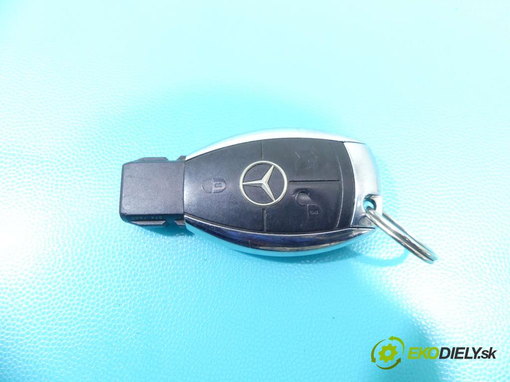 Mercedes C W204 2007-2014 3.0 V6 231 HP automatic 170 kW 2996 cm3 4- Spínačka A2045451108 (Spínacie skrinky a kľúče)