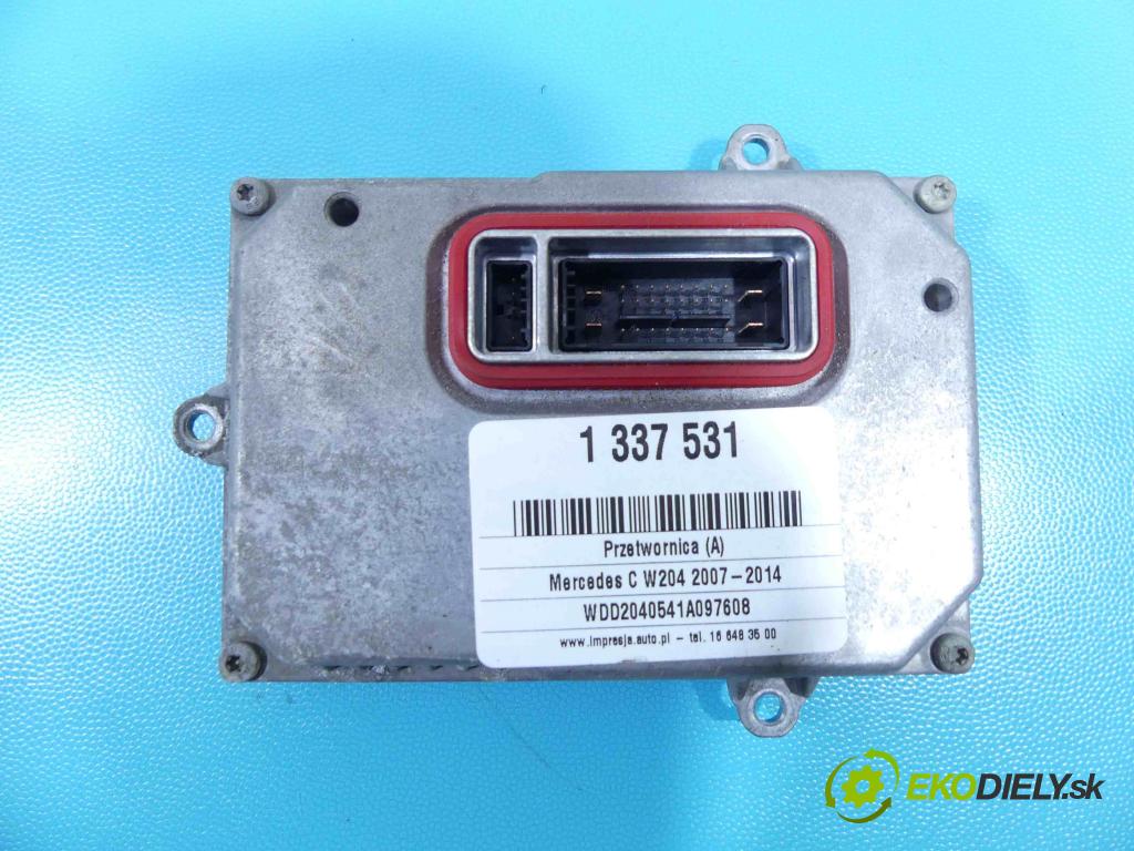 Mercedes C W204 2007-2014 3.0 V6 231 HP automatic 170 kW 2996 cm3 4- střídač: xenon 130732915602 (Riadiace jednotky xenónu)