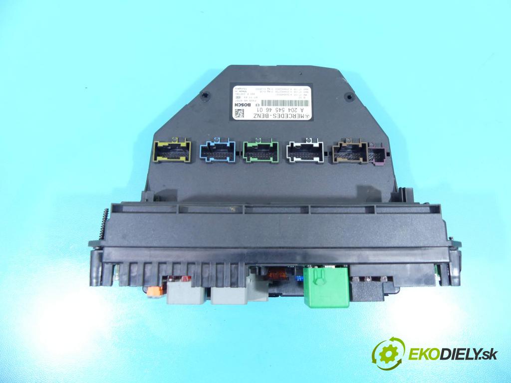 Mercedes C W204 2007-2014 3.0 V6 231 HP automatic 170 kW 2996 cm3 4- skrinka poistka A2045454601 (Poistková skrinka)