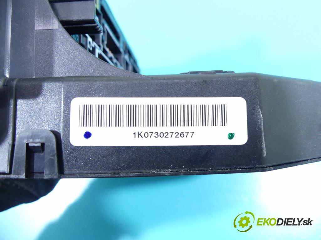 Mercedes C W204 2007-2014 3.0 V6 231 HP automatic 170 kW 2996 cm3 4- skrinka poistka A2045454601 (Poistková skrinka)