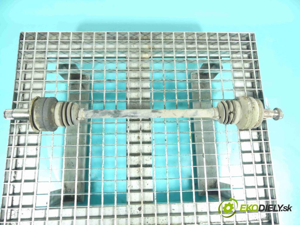 Mercedes C W204 2007-2014 3.0 V6 231 HP automatic 170 kW 2996 cm3 4- poloos ľavé  (Poloosy)