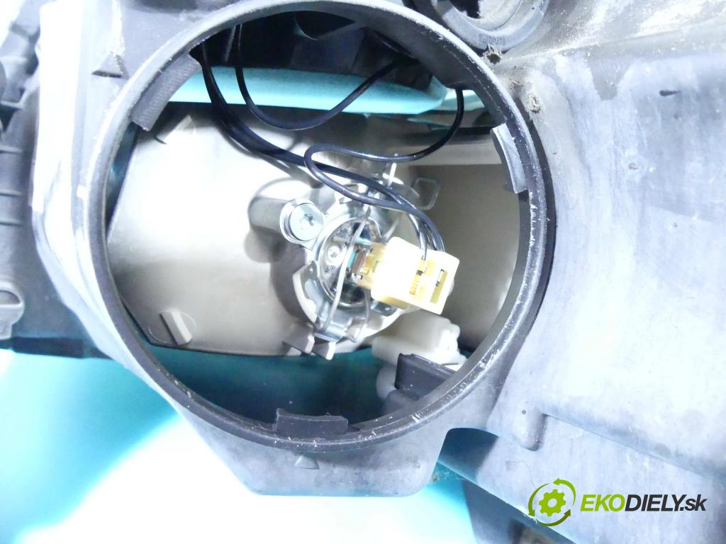 Opel Insignia A 2008-2017 2.0 cdti 160 HP automatic 118 kW 1956 cm3 5- Reflektor: pravý 13226783 (Pravé)