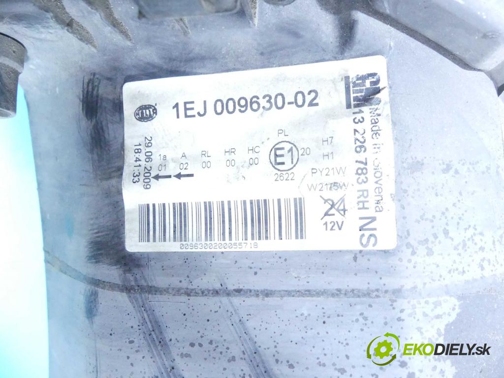 Opel Insignia A 2008-2017 2.0 cdti 160 HP automatic 118 kW 1956 cm3 5- Reflektor: pravý 13226783 (Pravé)