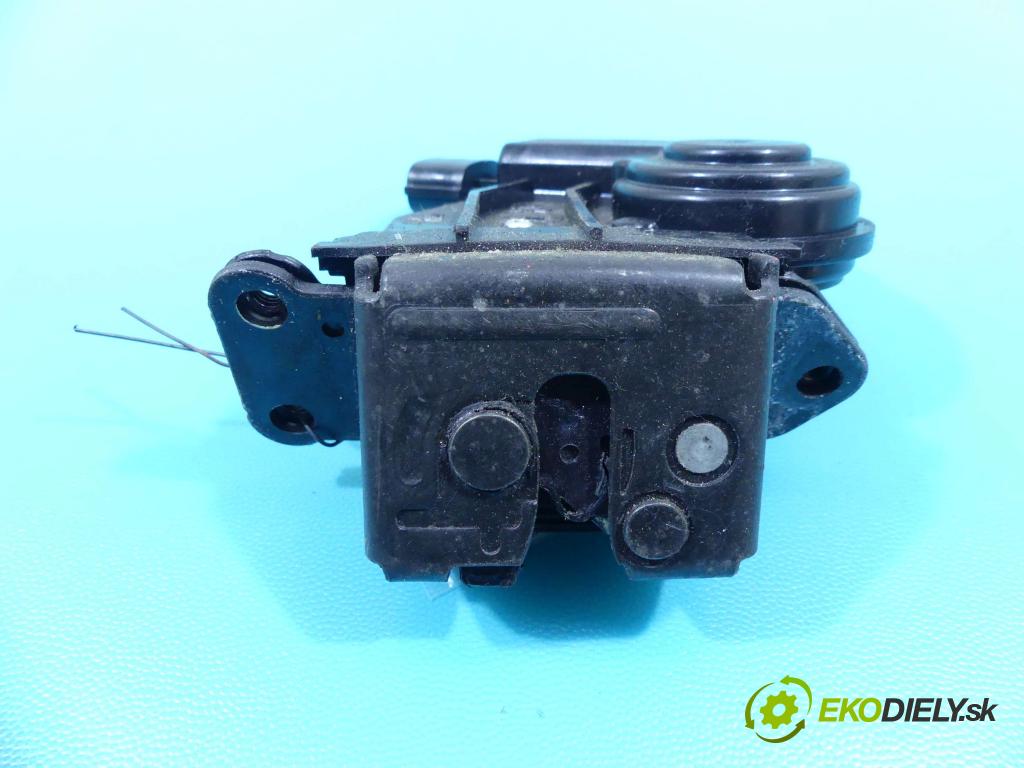 Toyota Auris I 2006-2013 2.0 D4D 126 hp manual 93 kW 1998 cm3 5- zámek kufrových dveří zadní