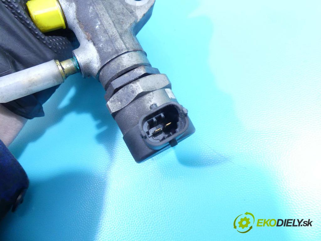 Nissan X-trail II T31 2008-2013 2.0 dci 150 HP manual 110 kW 1995 cm3 5- lišta vstrekovacia 8200610223 (Vstrekovacie lišty)