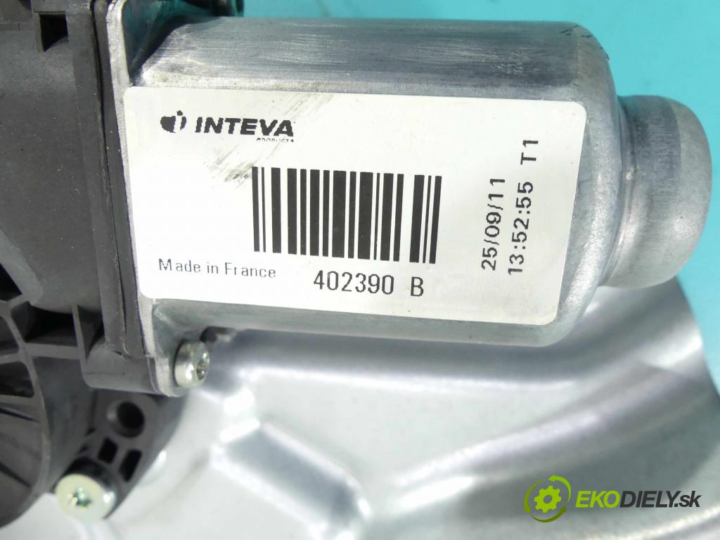 Hyundai Ix35 2.0 crdi 136hp manual 100 kW 1995 cm3 5- mechanismus stahování přední pravý 82480-2Y000