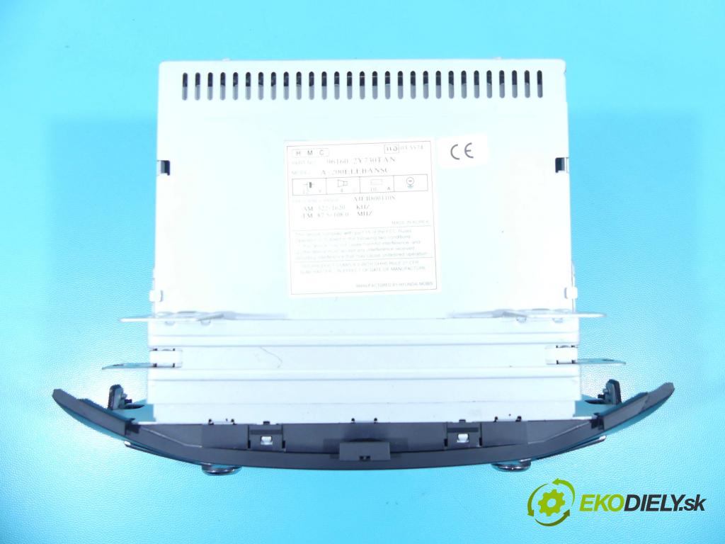 Hyundai Ix35 2.0 crdi 136 HP manual 100 kW 1995 cm3 5- Radio originál 96160-2Y730