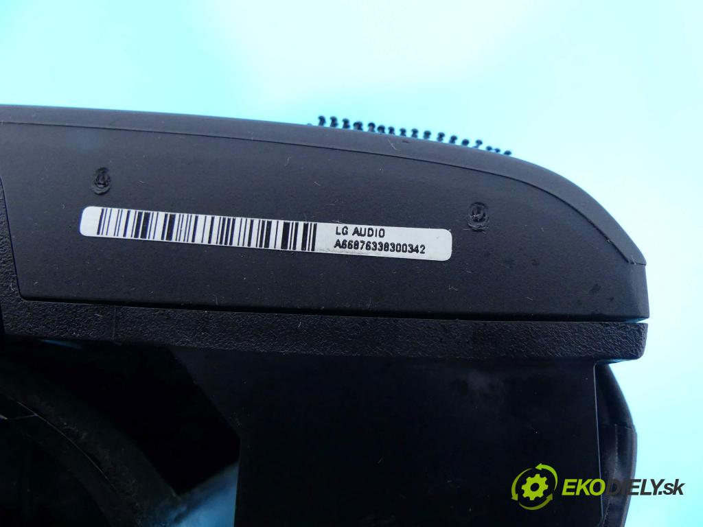 Chevrolet Orlando 1.8 16V 141 HP manual 104 kW 1796 cm3 5- Radio originál 95938877