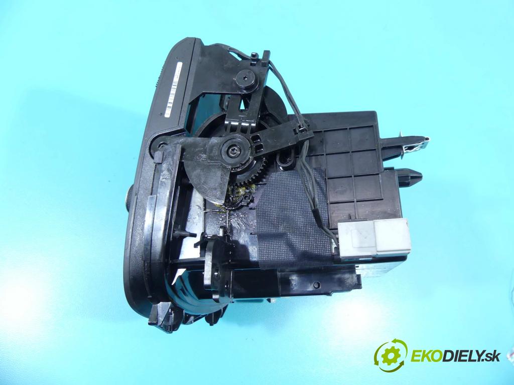 Chevrolet Orlando 1.8 16V 141 HP manual 104 kW 1796 cm3 5- Radio originál 95938877