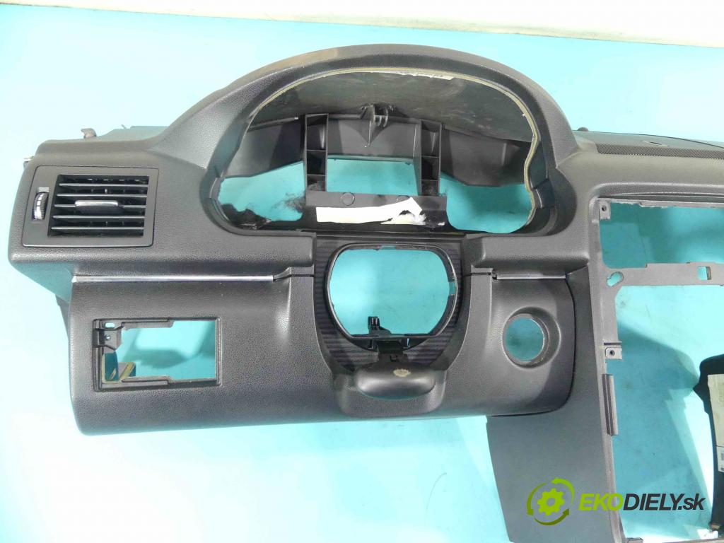 Mercedes B W245 2005-2011 1.7 116 HP automatic 85 kW 1699 cm3 5- kokpit,pristrojová doska rozdeľovacia