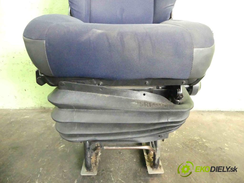 Iveco Daily IV 2006-2011 3.0 HPT: 177 HP manual 130 kW 2998 cm3 5- Sedačka ľavý  (Sedačky, sedadlá)