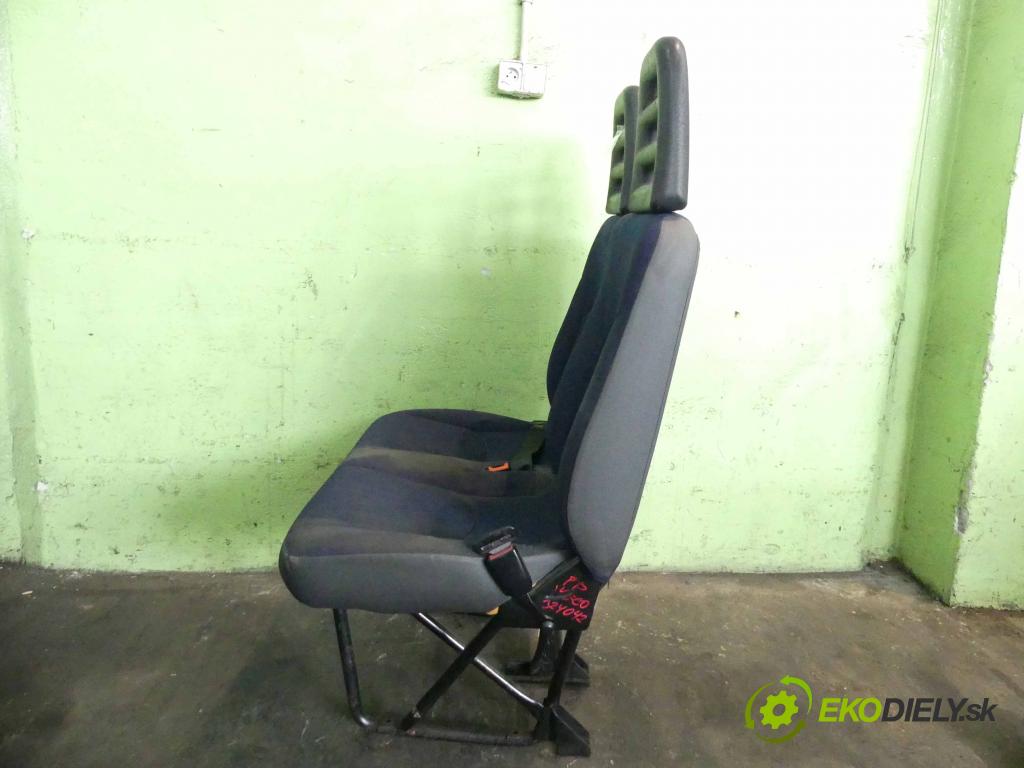 Iveco Daily IV 2006-2011 3.0 HPT: 177 HP manual 130 kW 2998 cm3 5- Sedačka pravý  (Sedačky, sedadlá)