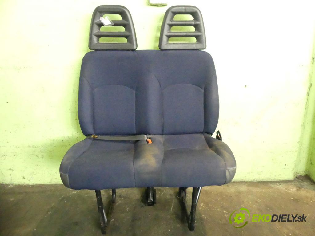 Iveco Daily IV 2006-2011 3.0 HPT: 177 HP manual 130 kW 2998 cm3 5- Sedačka pravý  (Sedačky, sedadlá)