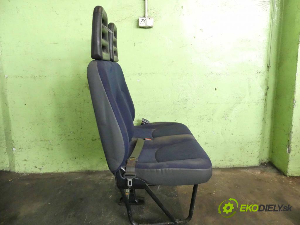 Iveco Daily IV 2006-2011 3.0 HPT: 177 HP manual 130 kW 2998 cm3 5- Sedačka pravý  (Sedačky, sedadlá)