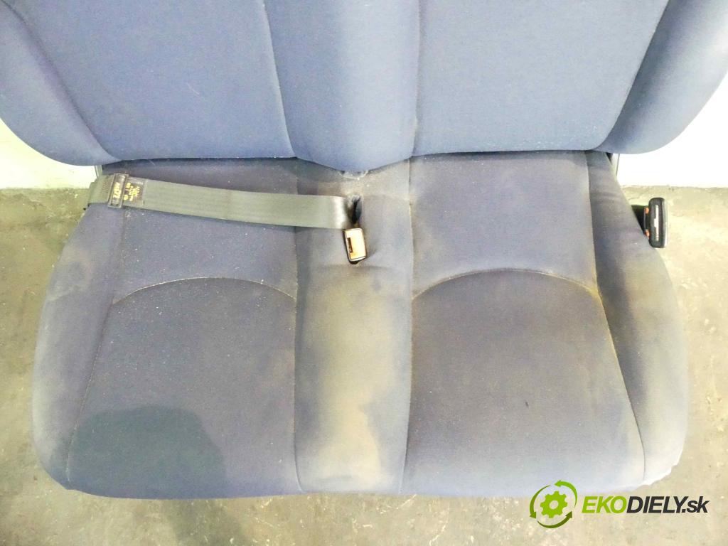 Iveco Daily IV 2006-2011 3.0 HPT: 177 HP manual 130 kW 2998 cm3 5- Sedačka pravý  (Sedačky, sedadlá)