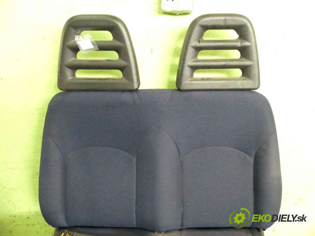 Iveco Daily IV 2006-2011 3.0 HPT: 177 HP manual 130 kW 2998 cm3 5- Sedačka pravý  (Sedačky, sedadlá)