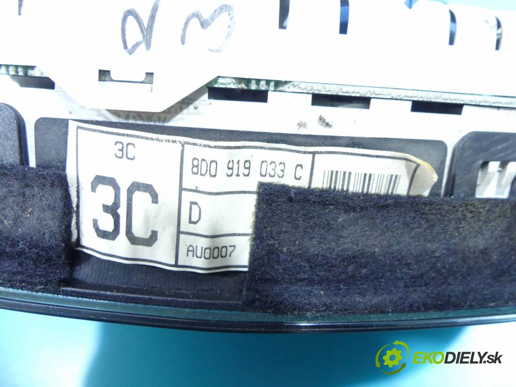 Audi A4 B5 1994-2001 1.8 20V 125 HP manual 92 kW 1781 cm3 4- prístrojovka/ budíky 8D0919033C (Prístrojové dosky, displeje)