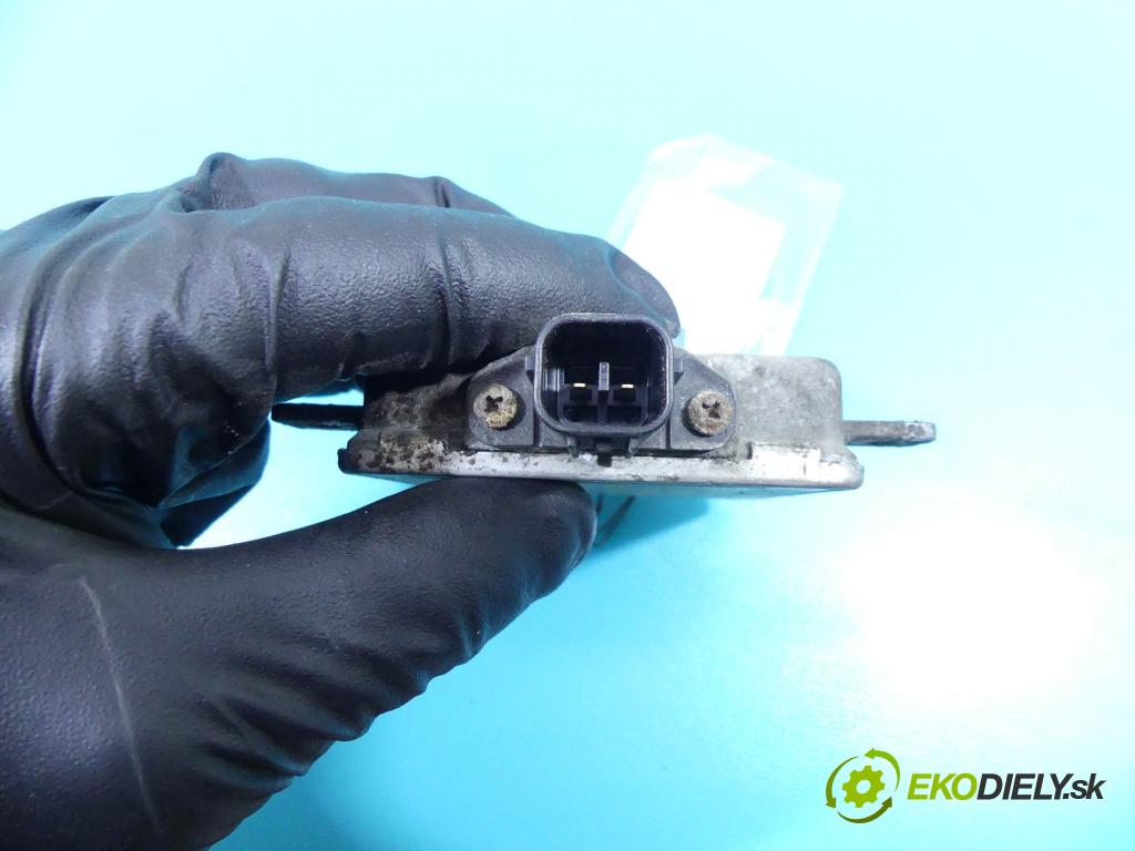 Mazda 5  2005-2010 2.0 citd 143 HP manual 105 kW 1998 cm3 5- střídač: xenon W3T15671 (Riadiace jednotky xenónu)