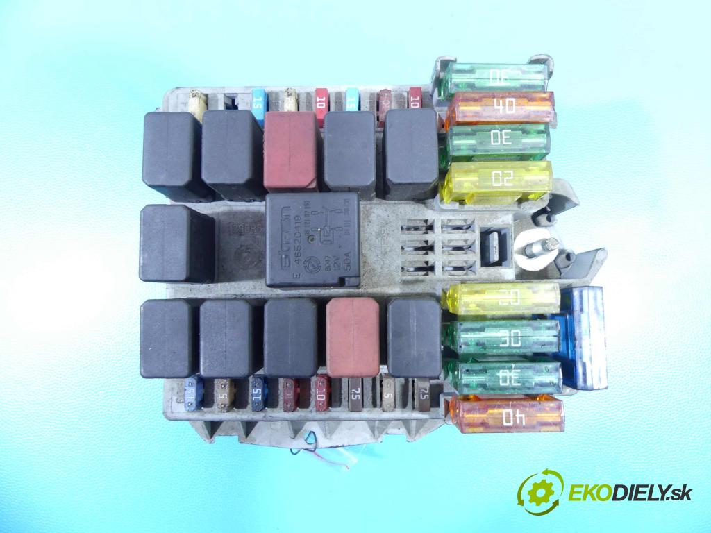 Iveco Daily IV 2006-2014 3.0 HPT: 177 hp manual 130 kW 2998 cm3 5- skříňka pojistková 69501171 (Pojistkové skříňky)