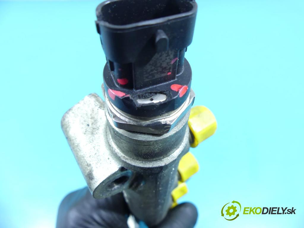 Kia Carens III  2006-2013 2.0 crdi 140 HP manual 103 kW 1991 cm3 5- lišta vstrekovacia 0445214140 (Vstrekovacie lišty)